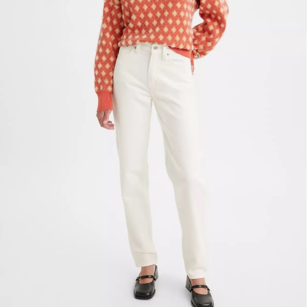 Levi's® Premium
80S MOM WOMEN'S JEANS In Snowing in LA White Size 25x30